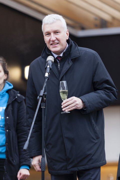 Snímek 7
