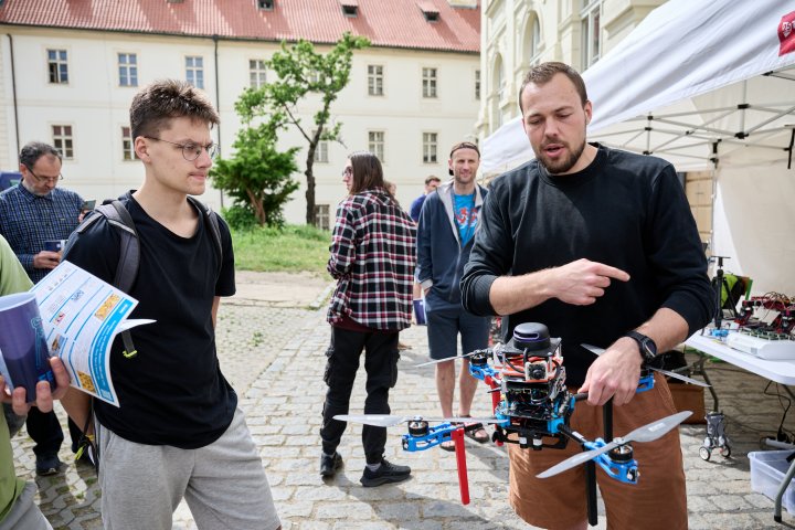 Snímek 16