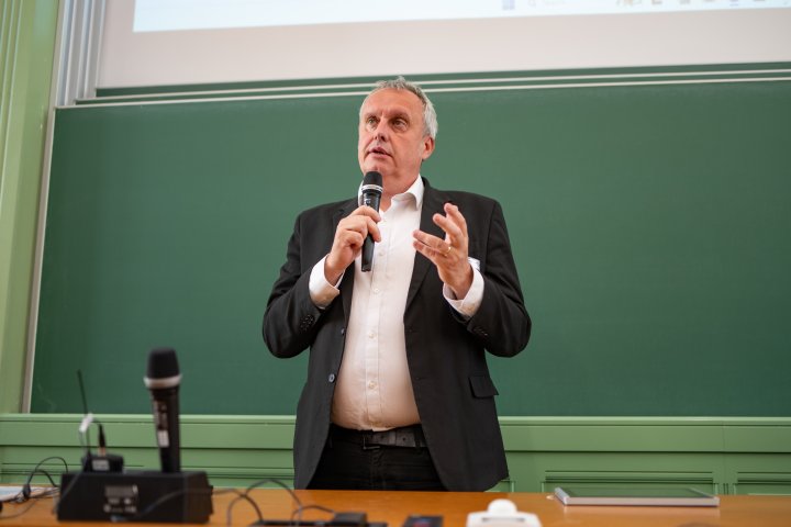 Snímek 49