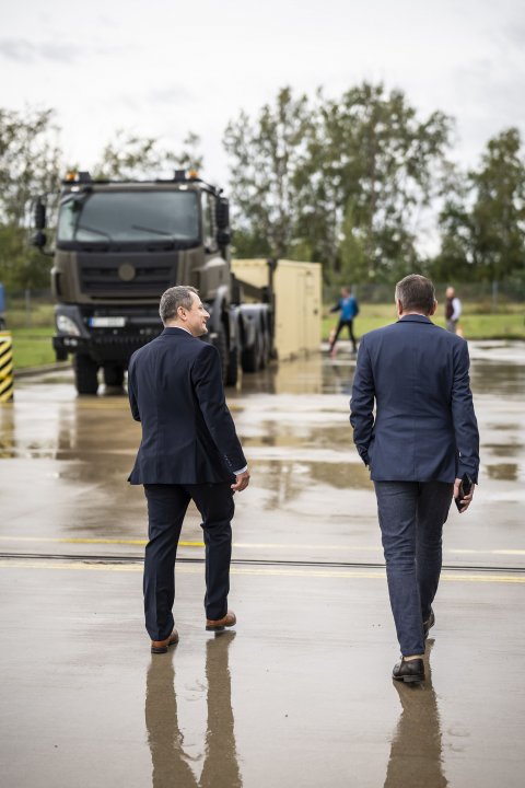 Snímek 37