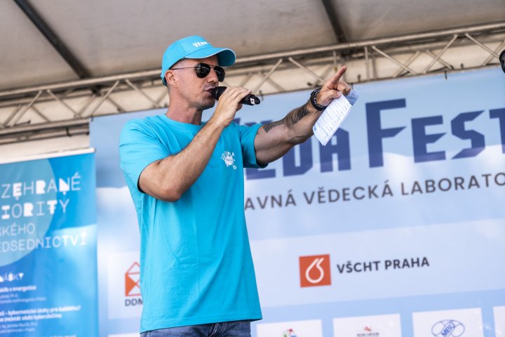 Snímek 1