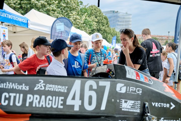 Snímek 37