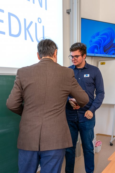 Snímek 81